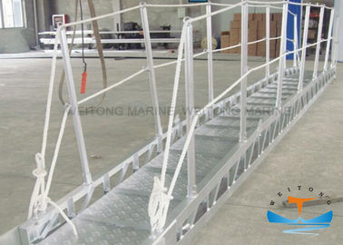 China Gangway Marine Boat Ladders Anodized Surface JIS Standard With Safety Net factory